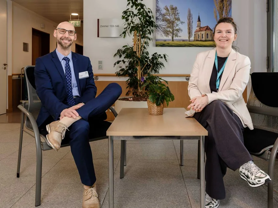 Kollegen von InnCare im Gesprächsbereich in Haag
